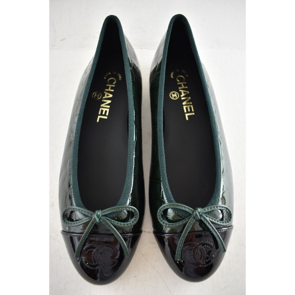 Chanel 26A Dark Green Black Crocodile Patent CC Logo Ballet Ballerina Flat 37.5 - Picture 16 of 16